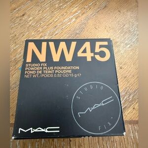 MAC Cosmetics Studio Fix Powder Plus Foundation NW45